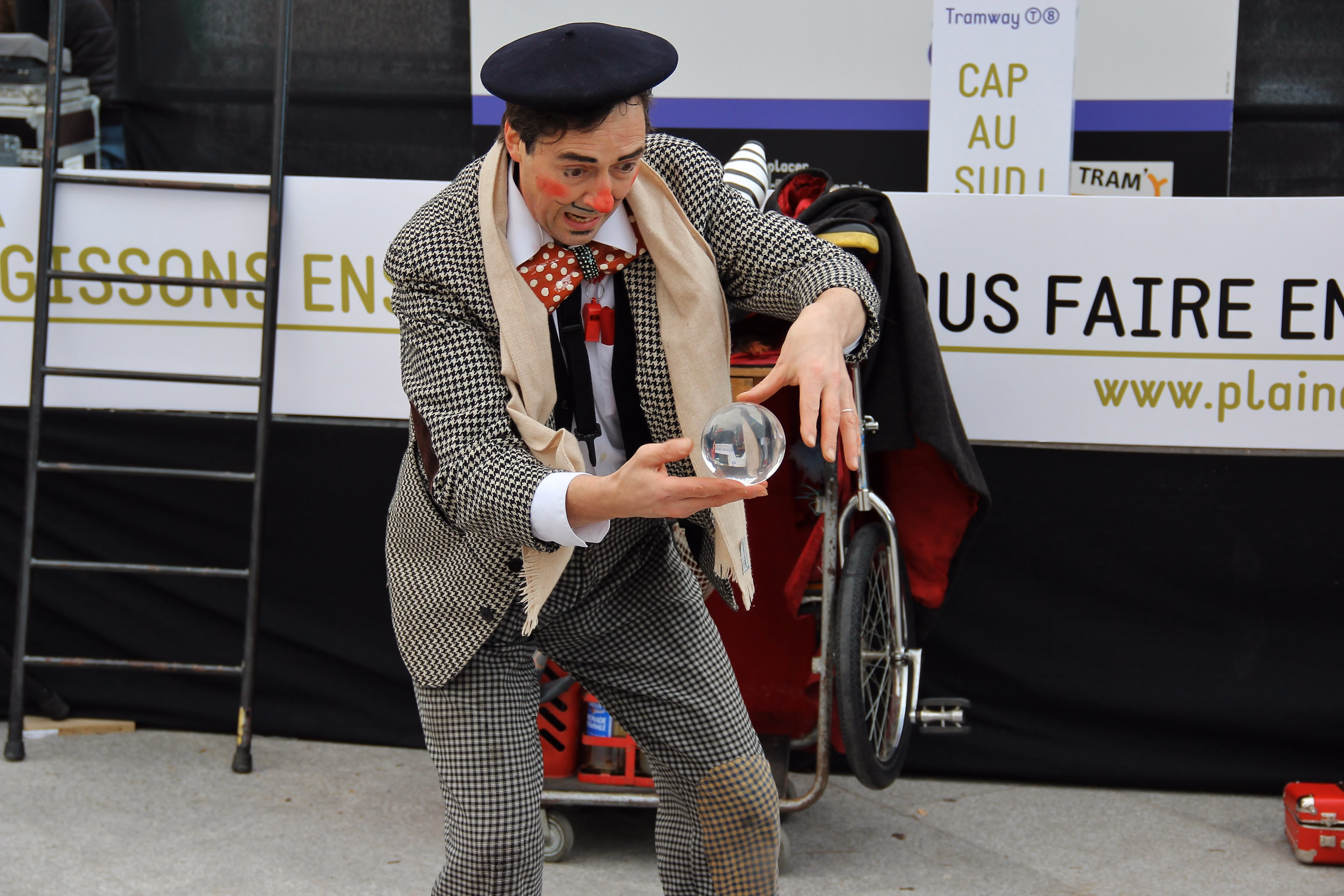 Magic tricks, Palestinian circus, and a ‘kinky Hamlet’: the must-see shows at 2026’s Edinburgh fringe
