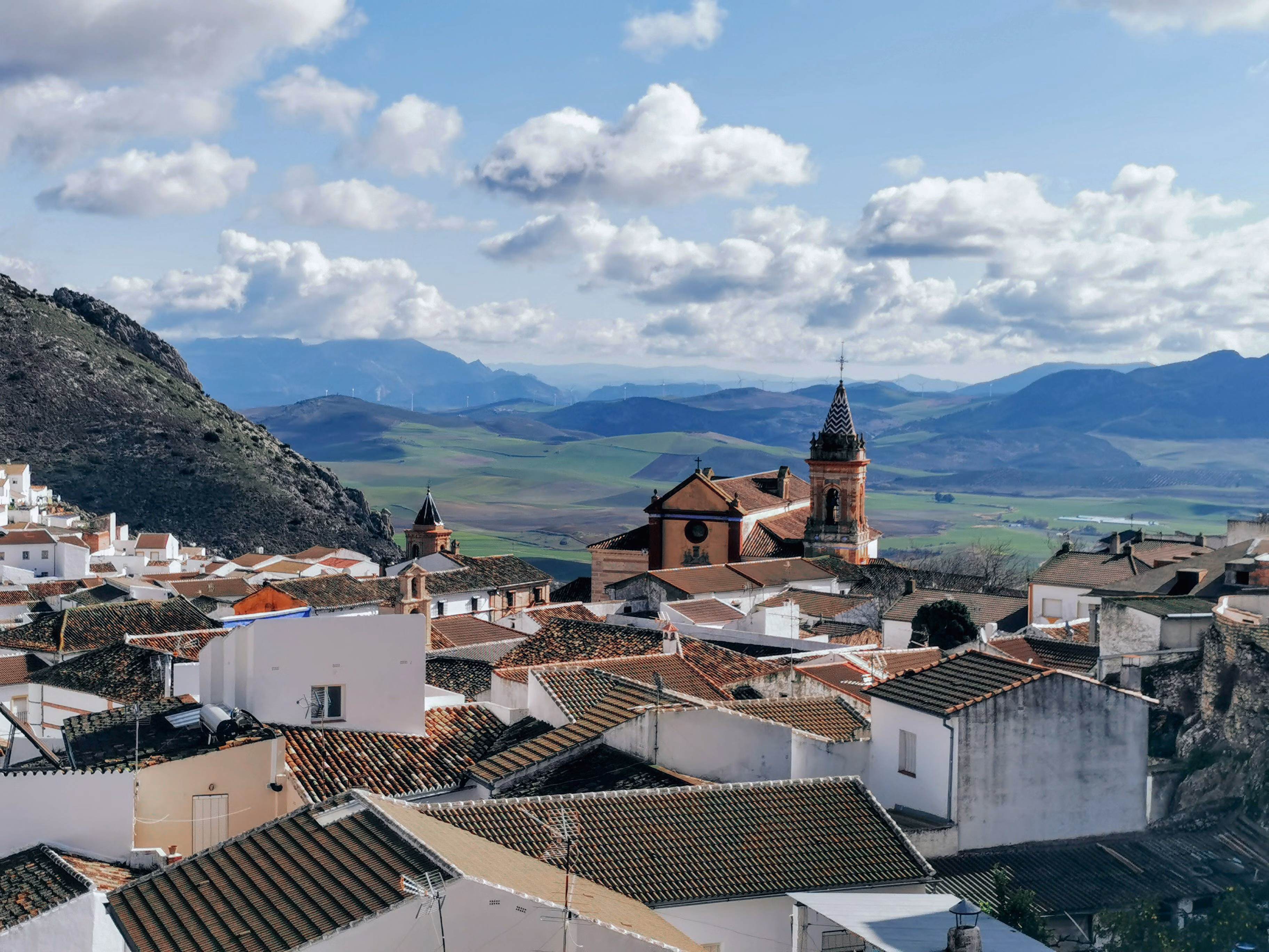 Spanish Mountain Village of Somosierra Prepares for Influx of Astrotourists Ahead of August 12 Total Solar Eclipse