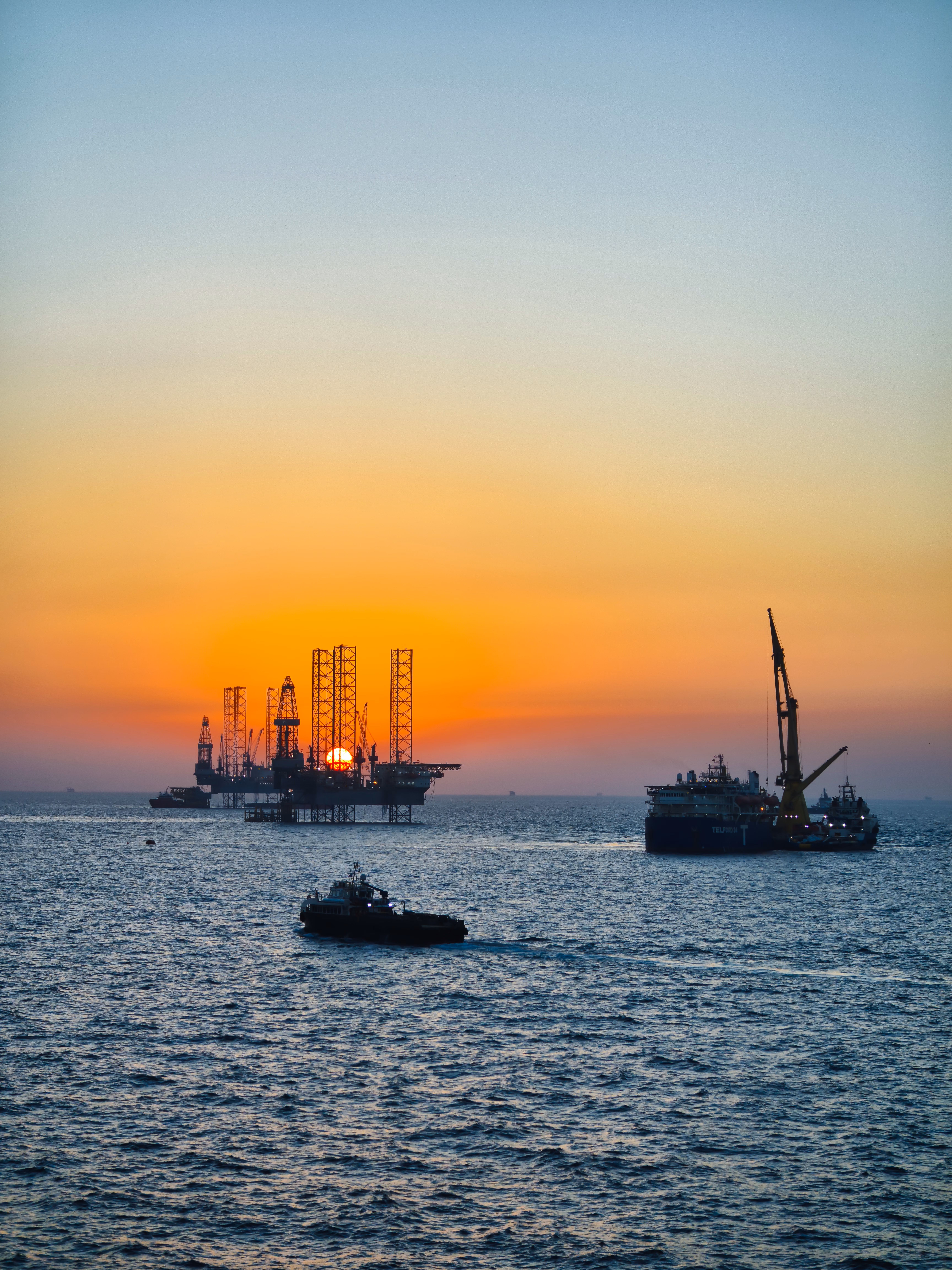 Oil rises amid uncertainty over U.S.-Iran Strait of Hormuz deal