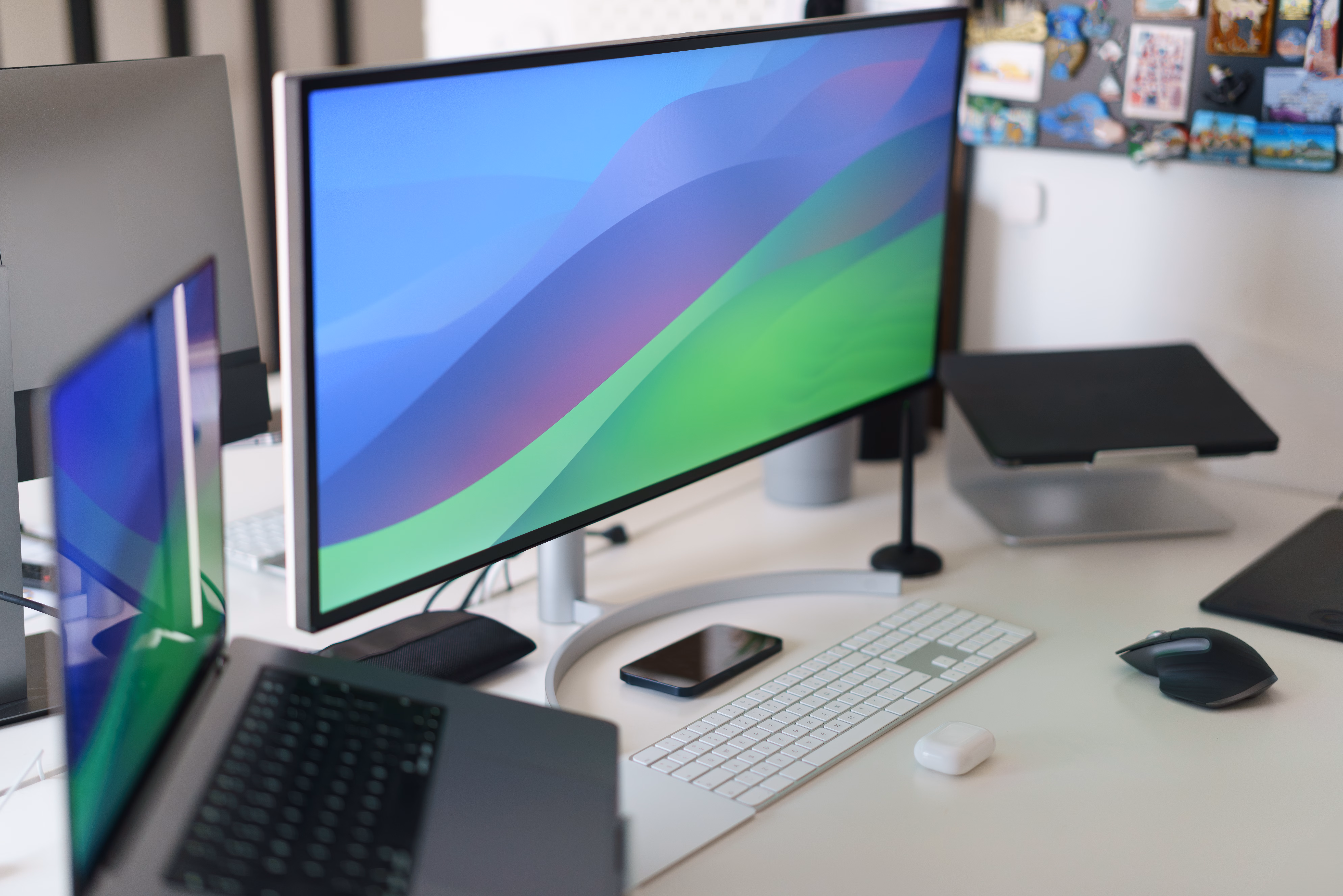 Samsung M80F Smart Monitor Hits Record Low Price of $349.99 in Major Retail Discount