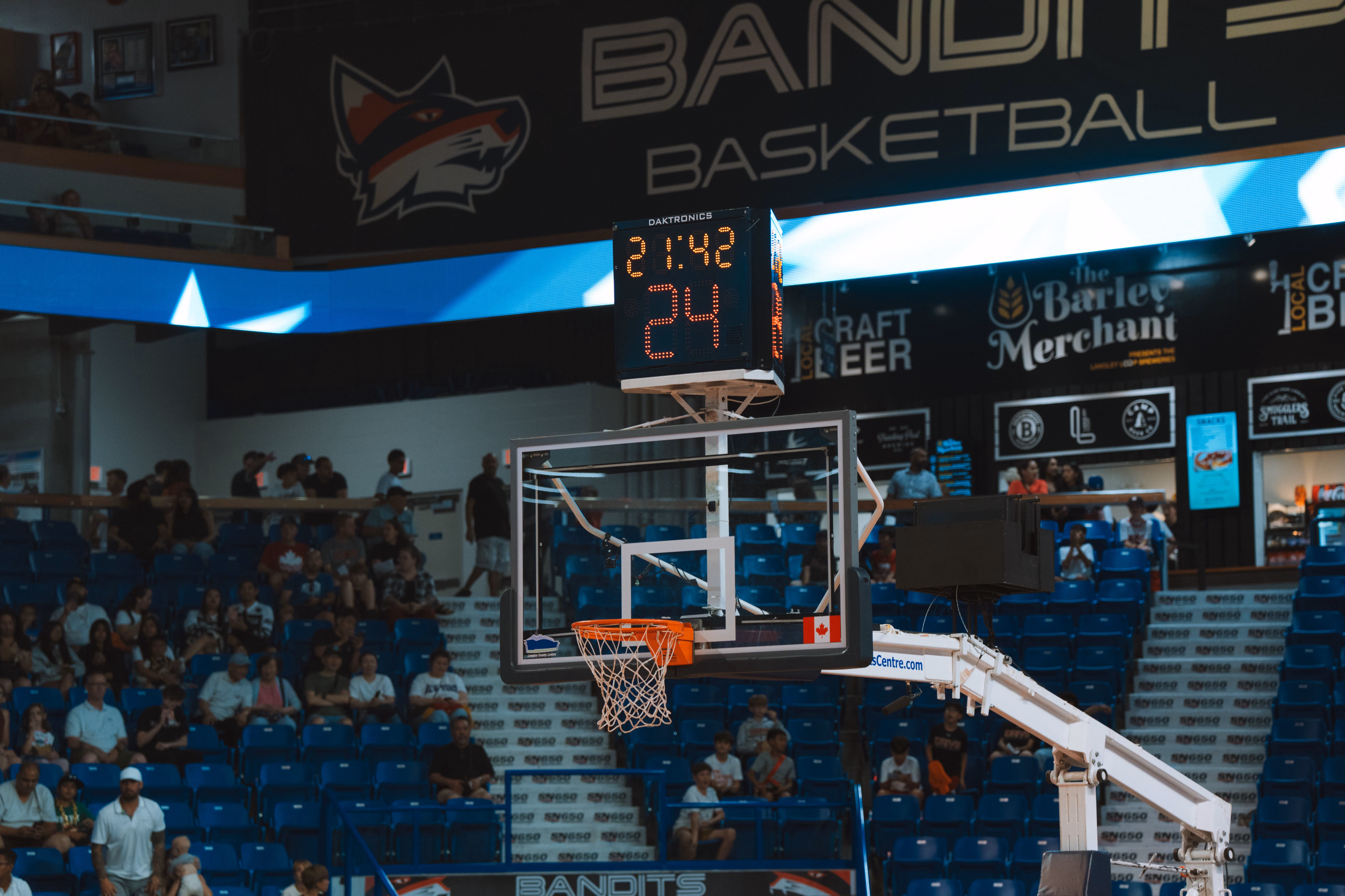 McBride hits WNBA-record 10 3-pointers, scores 43 as Lynx beat Wings