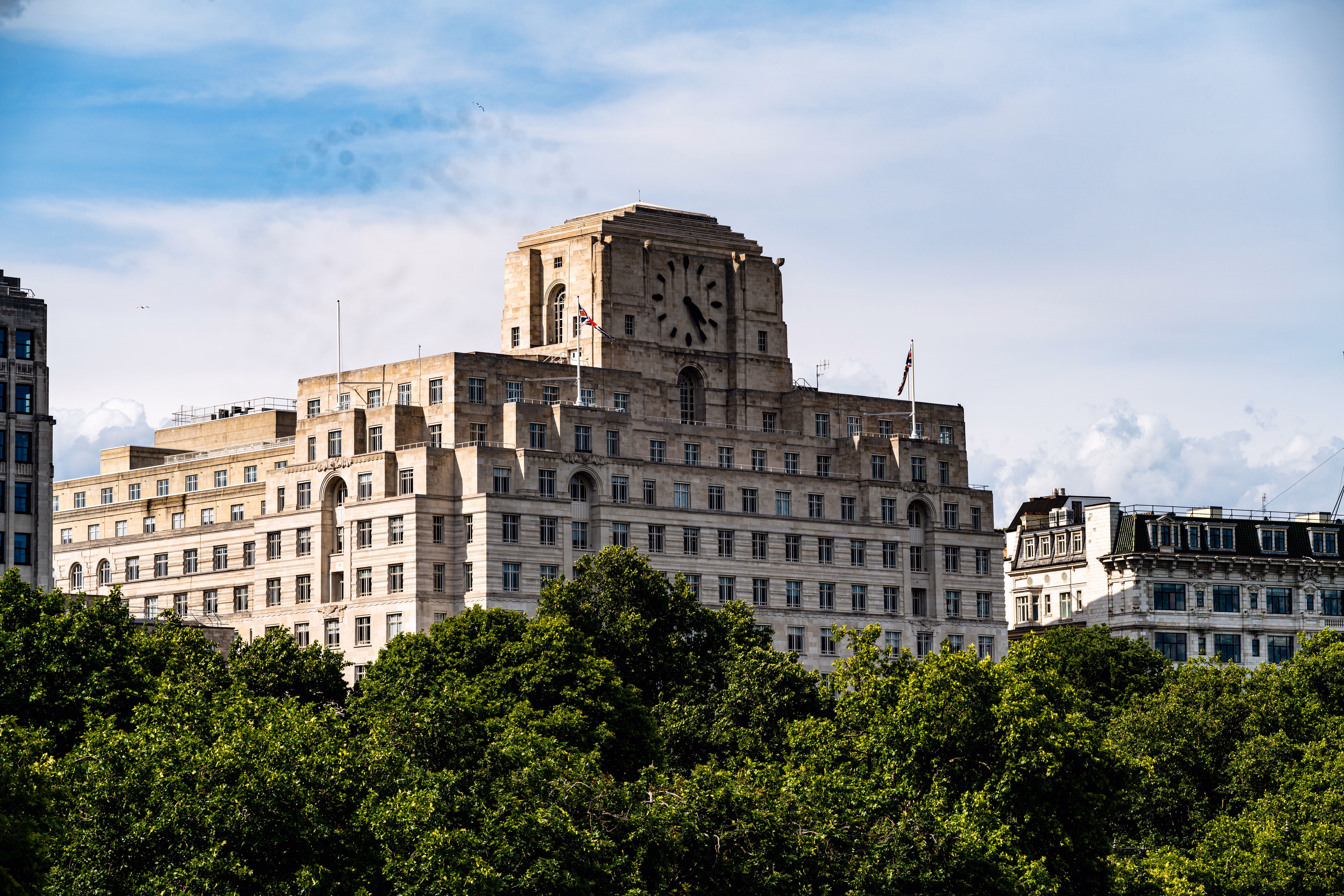 The Bond Effect: How MI6 Claims Top Spot in European Espionage Survey